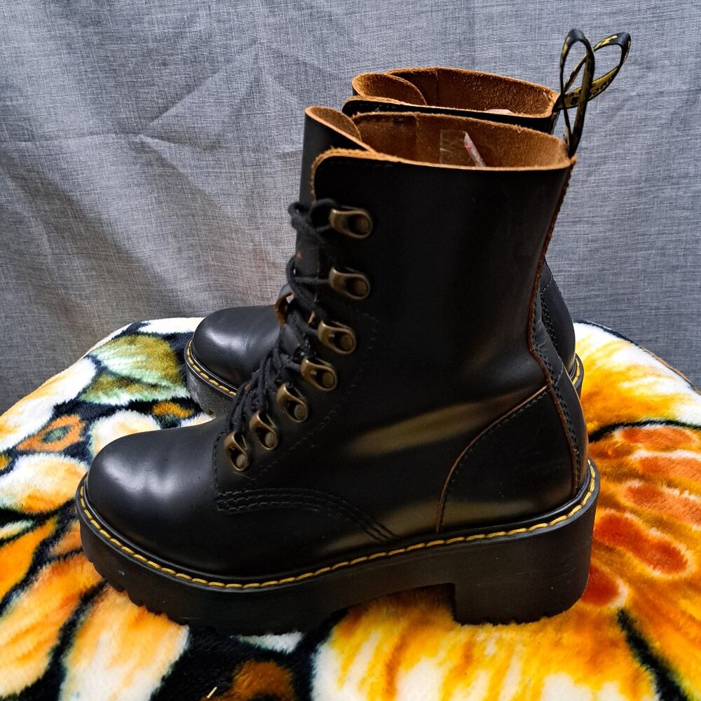 %Dr. Martens Leona Boot Women Size 6 Black / D9